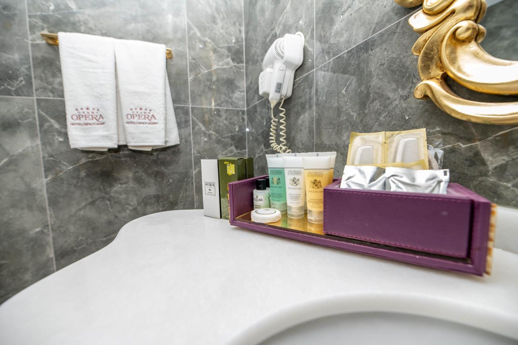 Grand Opera Hotel & Casino & Spa Кирения Екстериор снимка