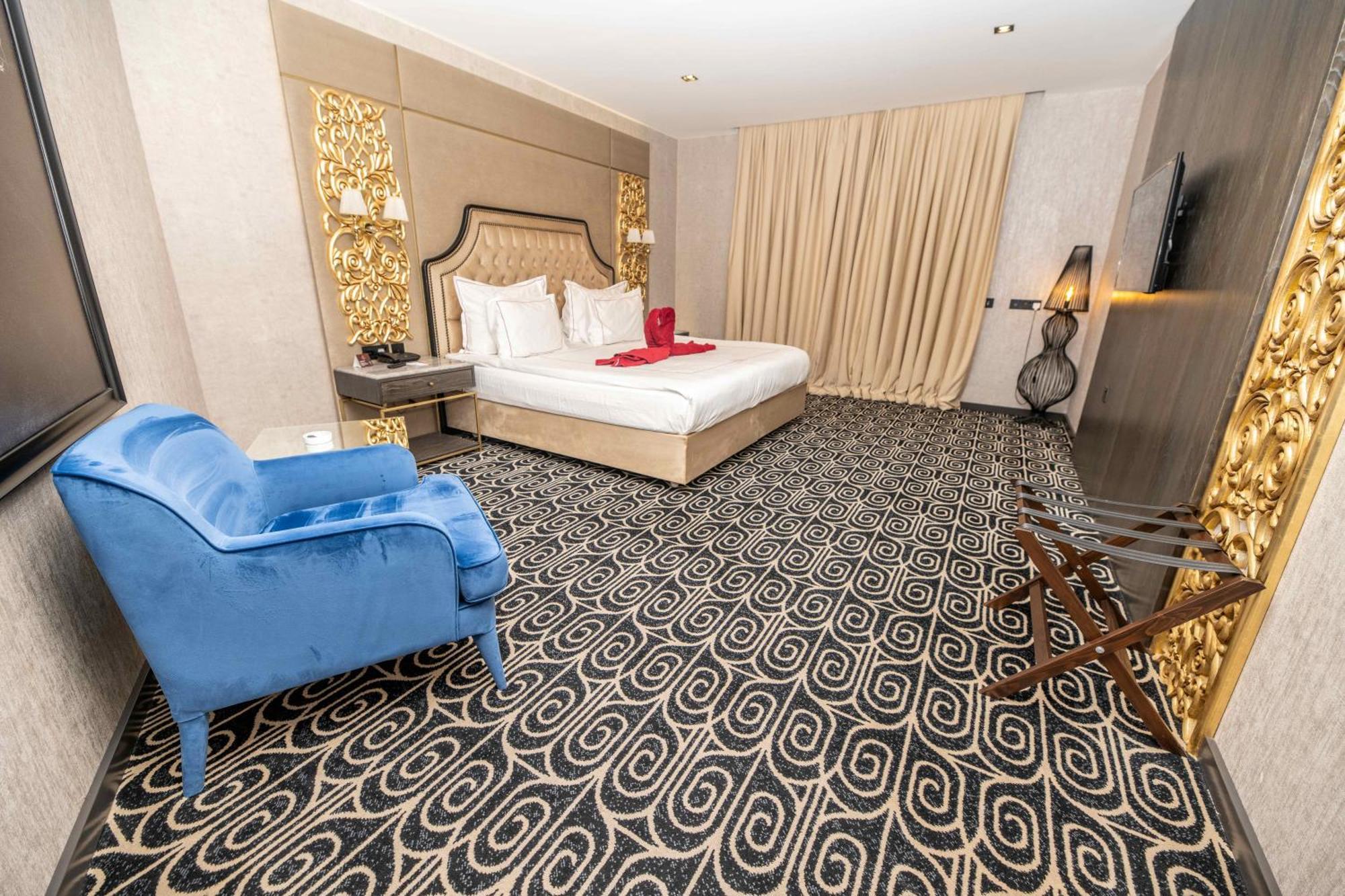 Grand Opera Hotel & Casino & Spa Кирения Екстериор снимка